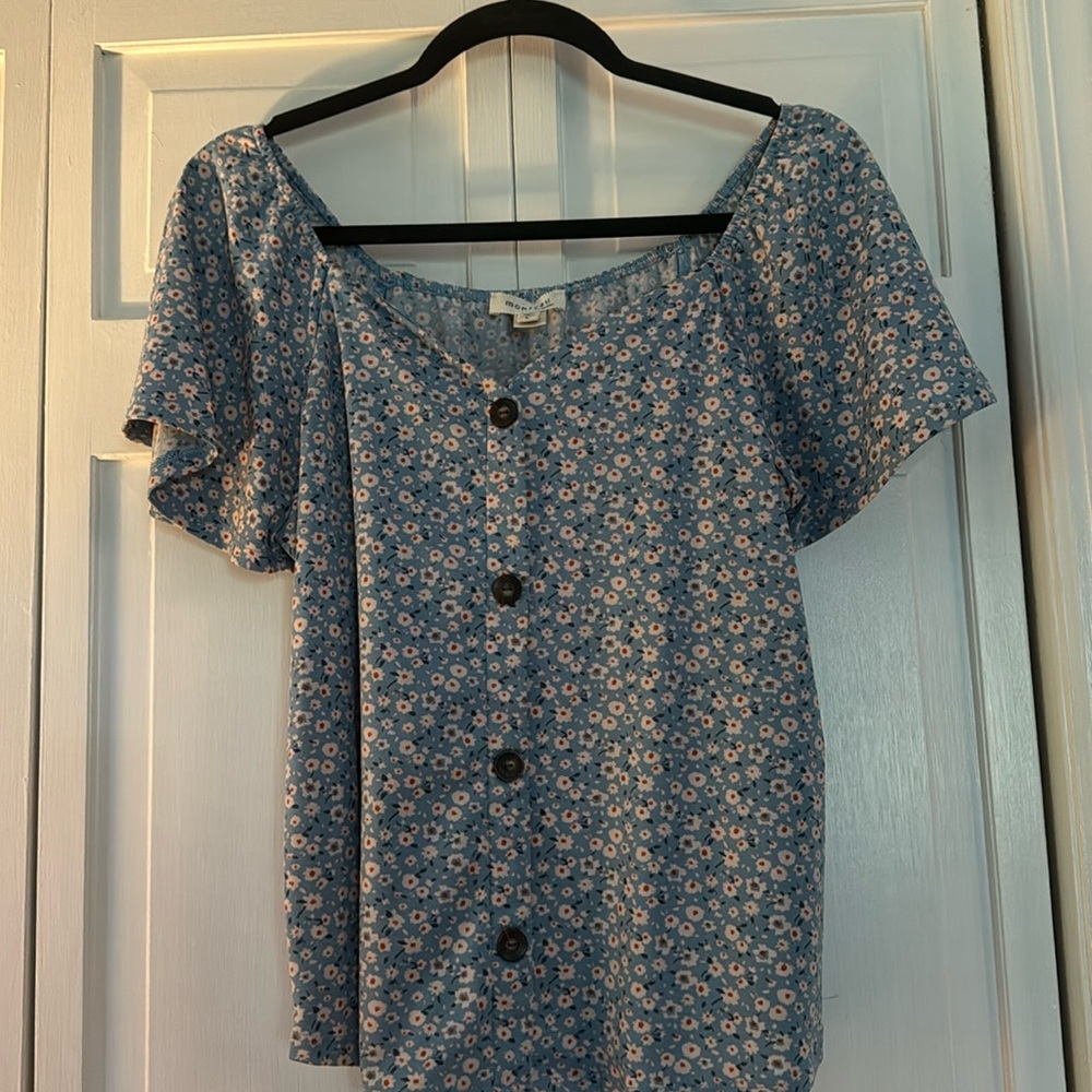 Like new floral top size large